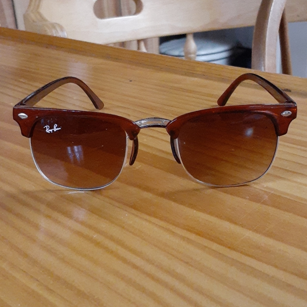 Ray-Ban Sunglasses - Picture 1 of 3